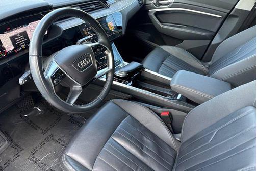 Brilliant Black 2021 Audi e-tron Premium