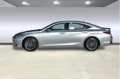 2025 Lexus ES 300h Luxury