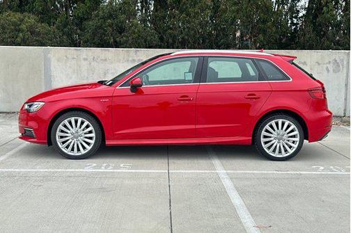 2017 Audi A3 e-tron 1.4T Tech Premium Plus