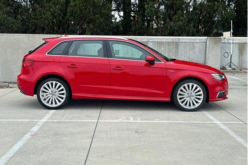 2017 Audi A3 e-tron 1.4T Tech Premium Plus