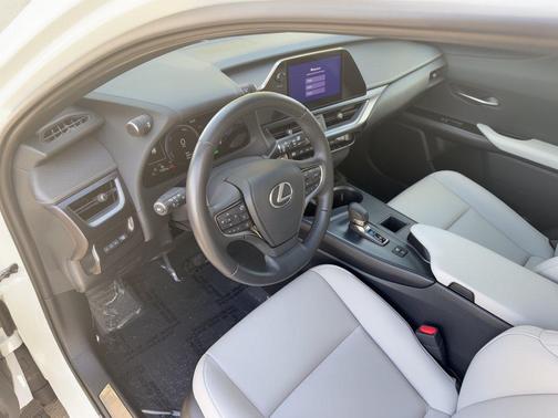 Eminent White Pearl 2025 Lexus UX 300h Base