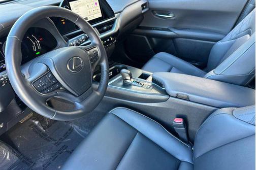 2025 Lexus UX 300h Base