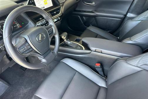 Eminent White Pearl 2024 Lexus UX 250h Base