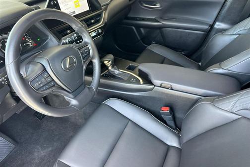 Eminent White Pearl 2024 Lexus UX 250h Base