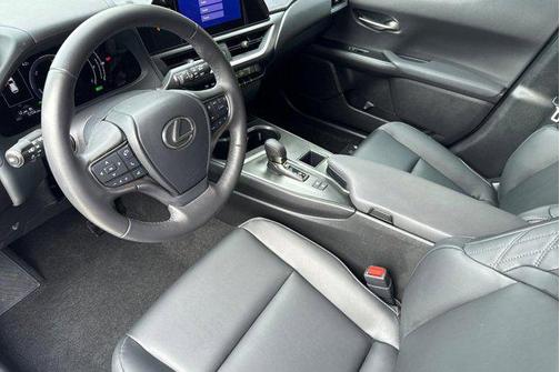 2025 Lexus UX 300h Base