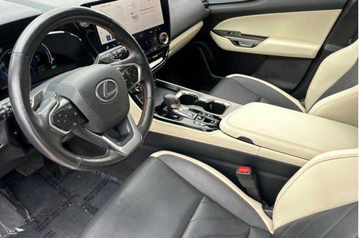 2024 Lexus NX 450h+ Luxury
