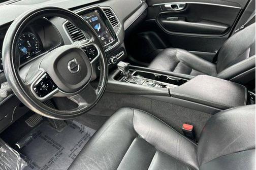 2020 Volvo XC90 T5 Momentum