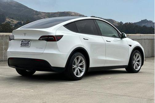 2023 Tesla Model Y Long Range Dual Motor All-Wheel Drive