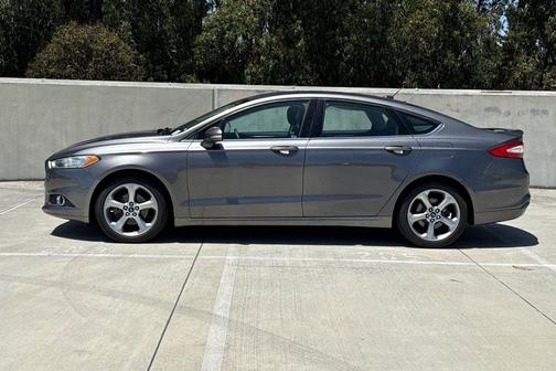 STERLING GRAY METALLIC 2014 Ford Fusion SE