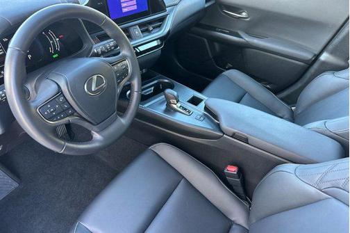 2025 Lexus UX 300h Base