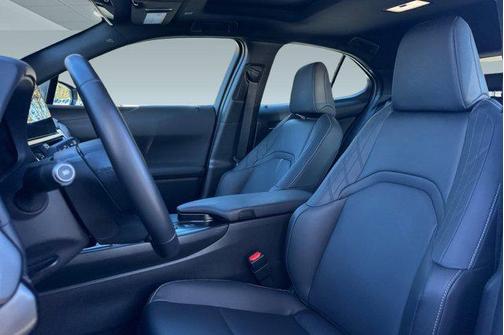 2025 Lexus UX 300h Base