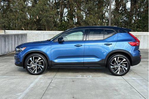 2021 Volvo XC40 T5 R-Design