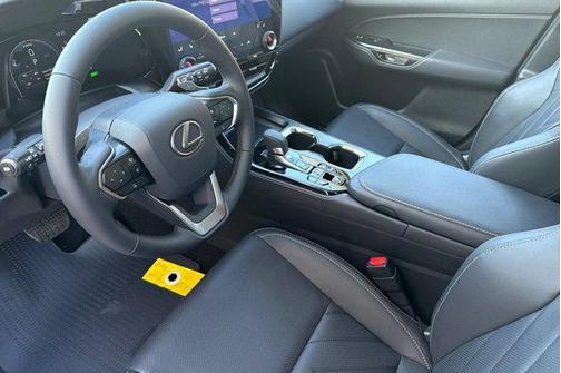 2026 Lexus NX 450h+ Luxury
