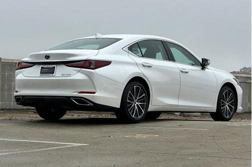 2023 Lexus ES 350 Base