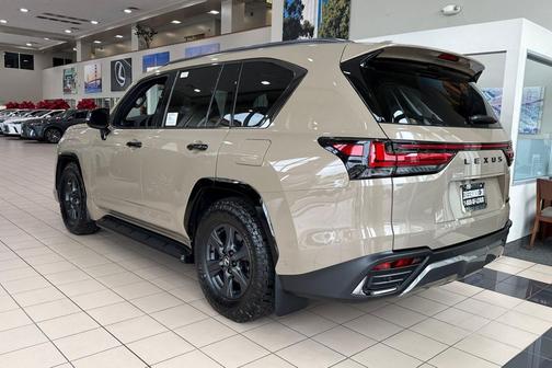 Earth 2026 Lexus LX 700h Overtrail