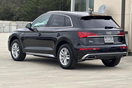 Mythos Black Metallic 2023 Audi Q5 45 S line Premium
