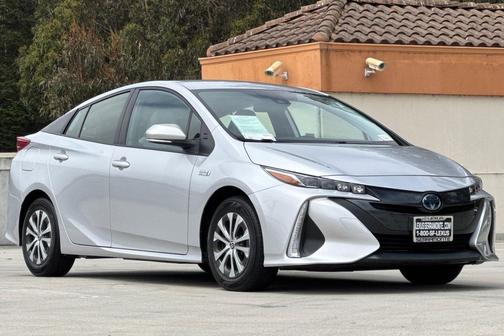 Classic Silver Metallic 2021 Toyota Prius Prime XLE