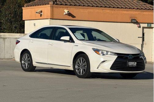2017 Toyota Camry Hybrid XLE