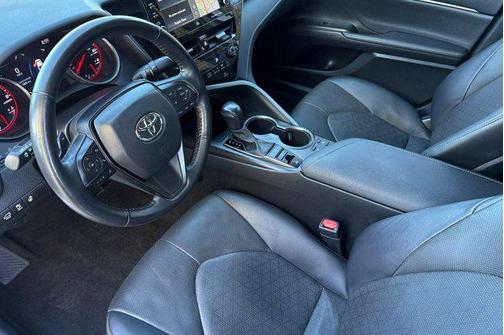 Wind Chill Pearl/Midnight Black Metallic 2022 Toyota Camry XSE