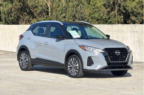 Gray/Super Black 2023 Nissan Kicks SV