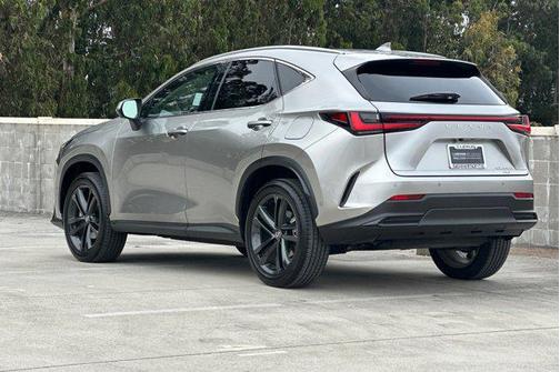 2025 Lexus NX 450h+ Luxury