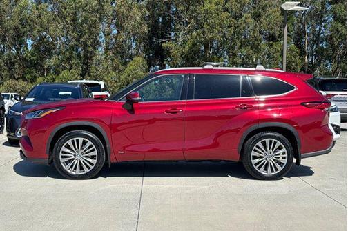 Ruby Flare Pearl 2022 Toyota Highlander Hybrid Platinum