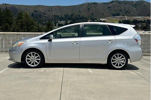 2013 Toyota Prius v Two