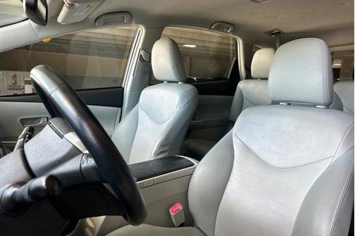 2013 Toyota Prius v Two