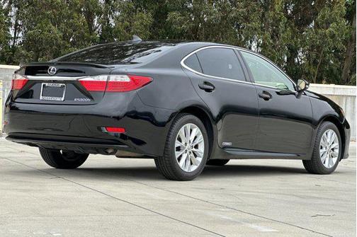 2015 Lexus ES 300h Base