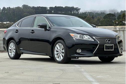 2015 Lexus ES 300h Base