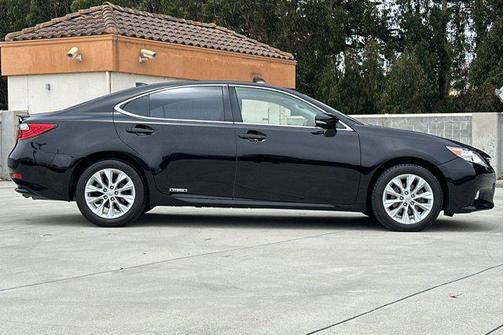 2015 Lexus ES 300h Base