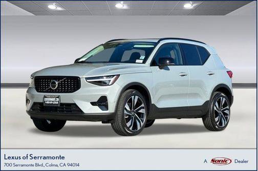 2025 Volvo XC40 B5 Ultra Dark Theme