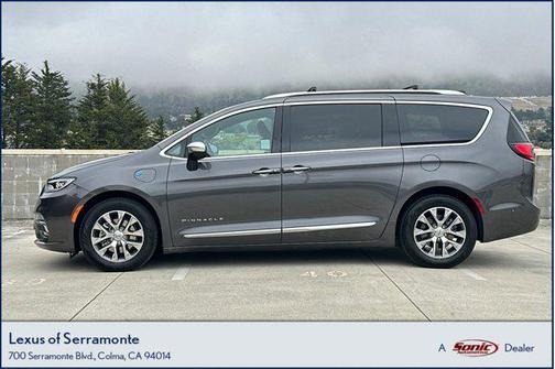 2023 Chrysler Pacifica L
