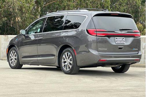 2023 Chrysler Pacifica L