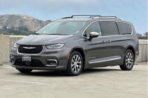 2023 Chrysler Pacifica L