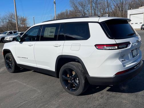 2025 Jeep Grand Cherokee L Laredo