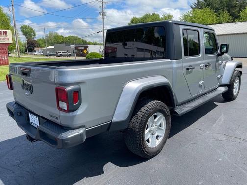 2021 Jeep Gladiator Sport