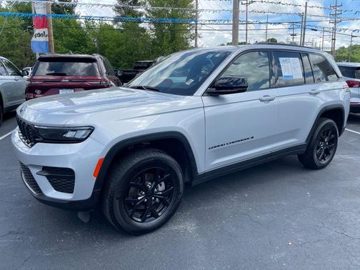 2024 Jeep Grand Cherokee Laredo
