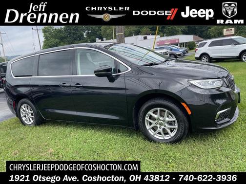 2023 Chrysler Pacifica Touring-L