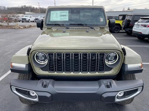 2025 Jeep Gladiator Sport