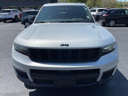 2022 Jeep Grand Cherokee L Laredo