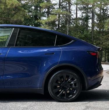 2022 Tesla Model Y Long Range Dual Motor All-Wheel Drive
