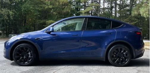 2022 Tesla Model Y Long Range Dual Motor All-Wheel Drive