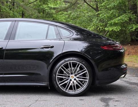 2018 Porsche Panamera 4