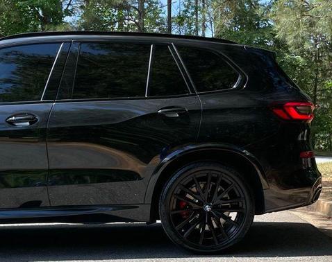 Black Sapphire Metallic 2021 BMW X5 M50i