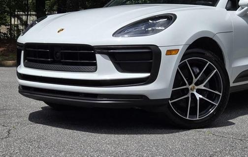 2022 Porsche Macan Base