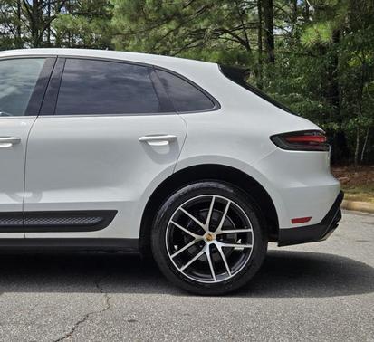 2022 Porsche Macan Base