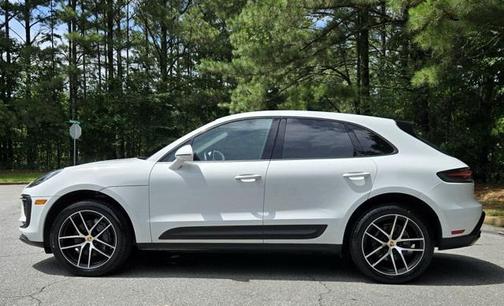 2022 Porsche Macan Base