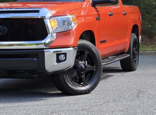 2017 Toyota Tundra SR5