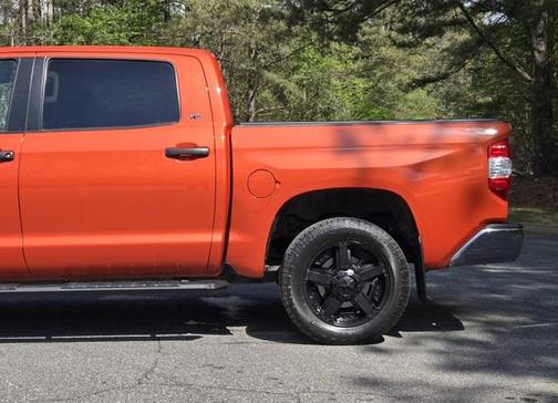 2017 Toyota Tundra SR5